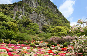 10 Mifuneyama Rakuen (Kyushu)